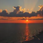 Tropic Winds 2105