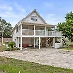 Hot Tub, Fire Pit, Beach Access, Putting Green
