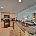 Palazzo Condo By Blue Sun