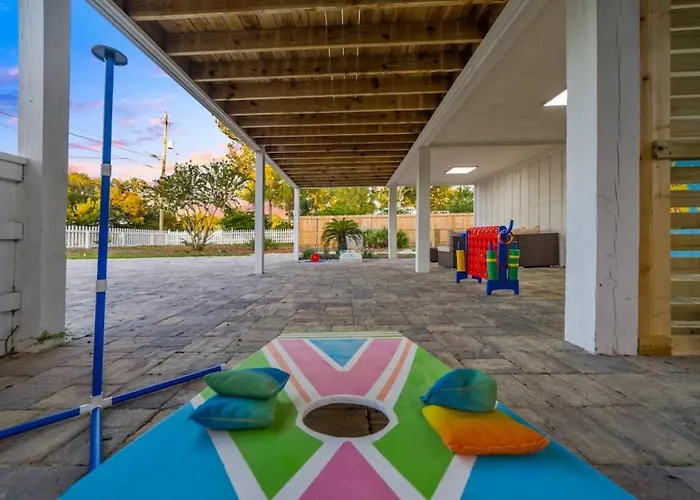 Hot Tub, Fire Pit, Beach Access, Putting Green