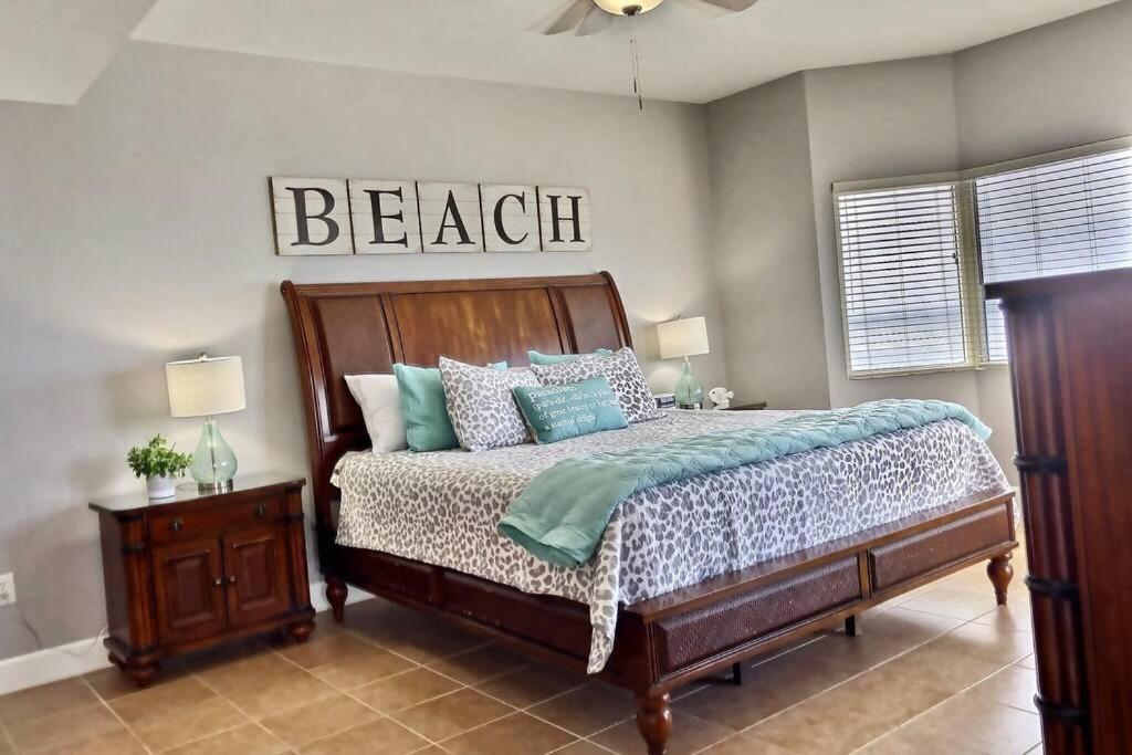 Happy Ours 2200 Sq Ft Corner Beachfront Sleeps 12 Panama City Beach