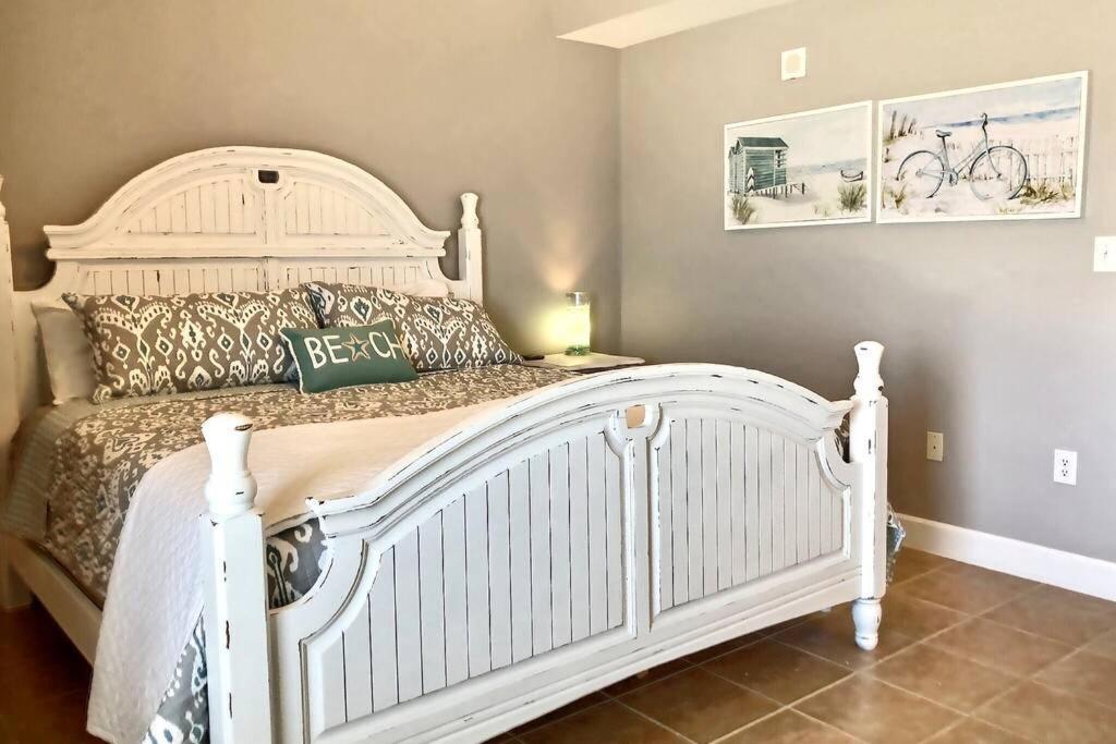 Happy Ours 2200 Sq Ft Corner Beachfront Sleeps 12 Panama City Beach
