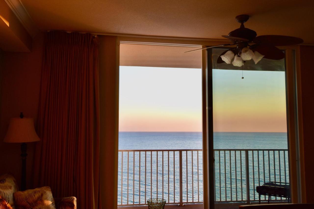 Amazing Sunset Oceanfront Apartment