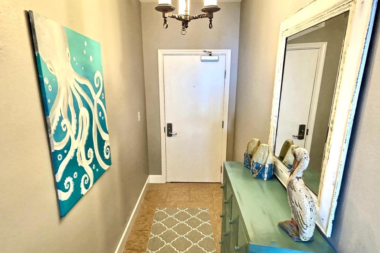 Happy Ours 2200 Sq Ft Corner Beachfront Sleeps 12 Apartment Panama City Beach