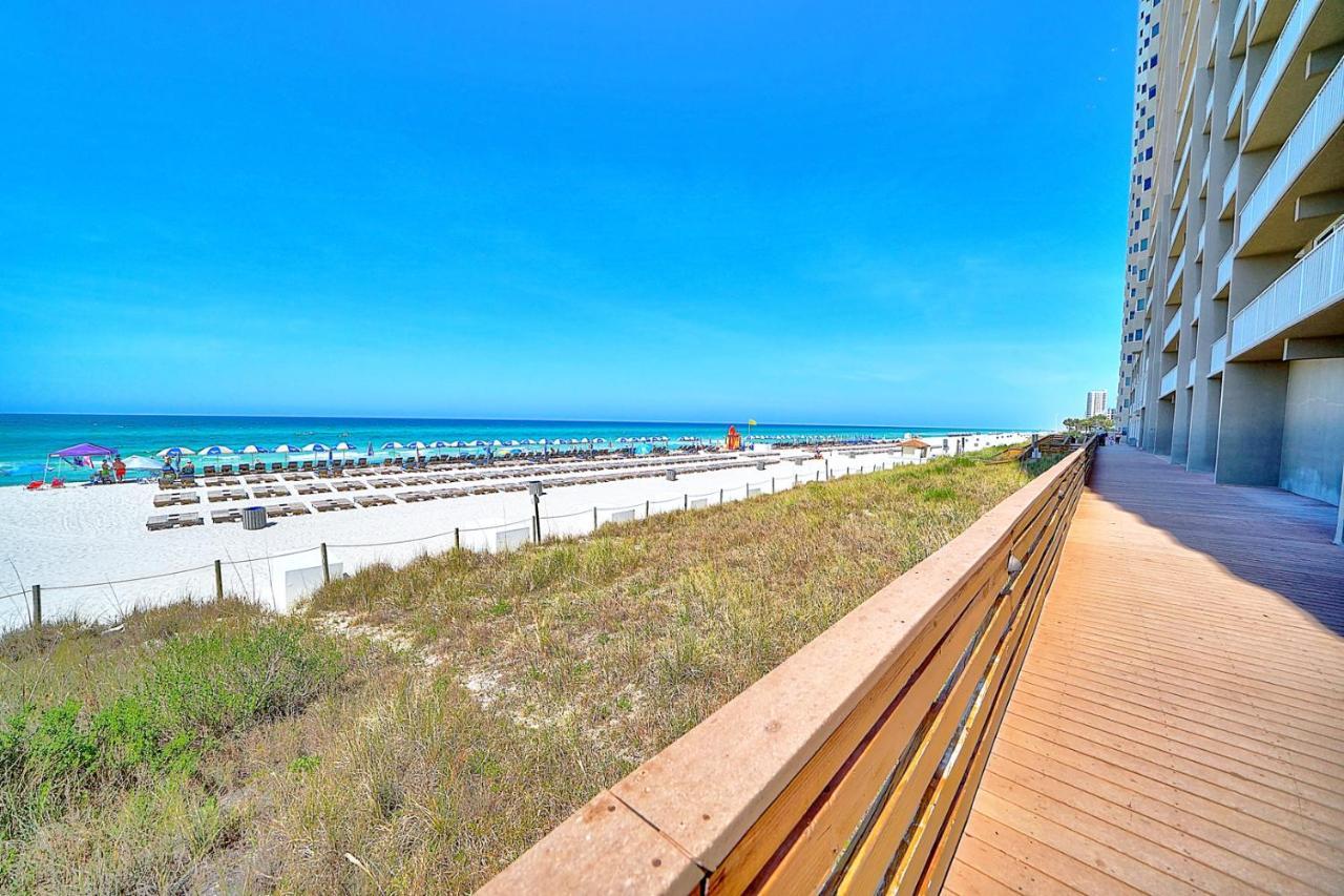 Amazing Sunset Oceanfront Apartment