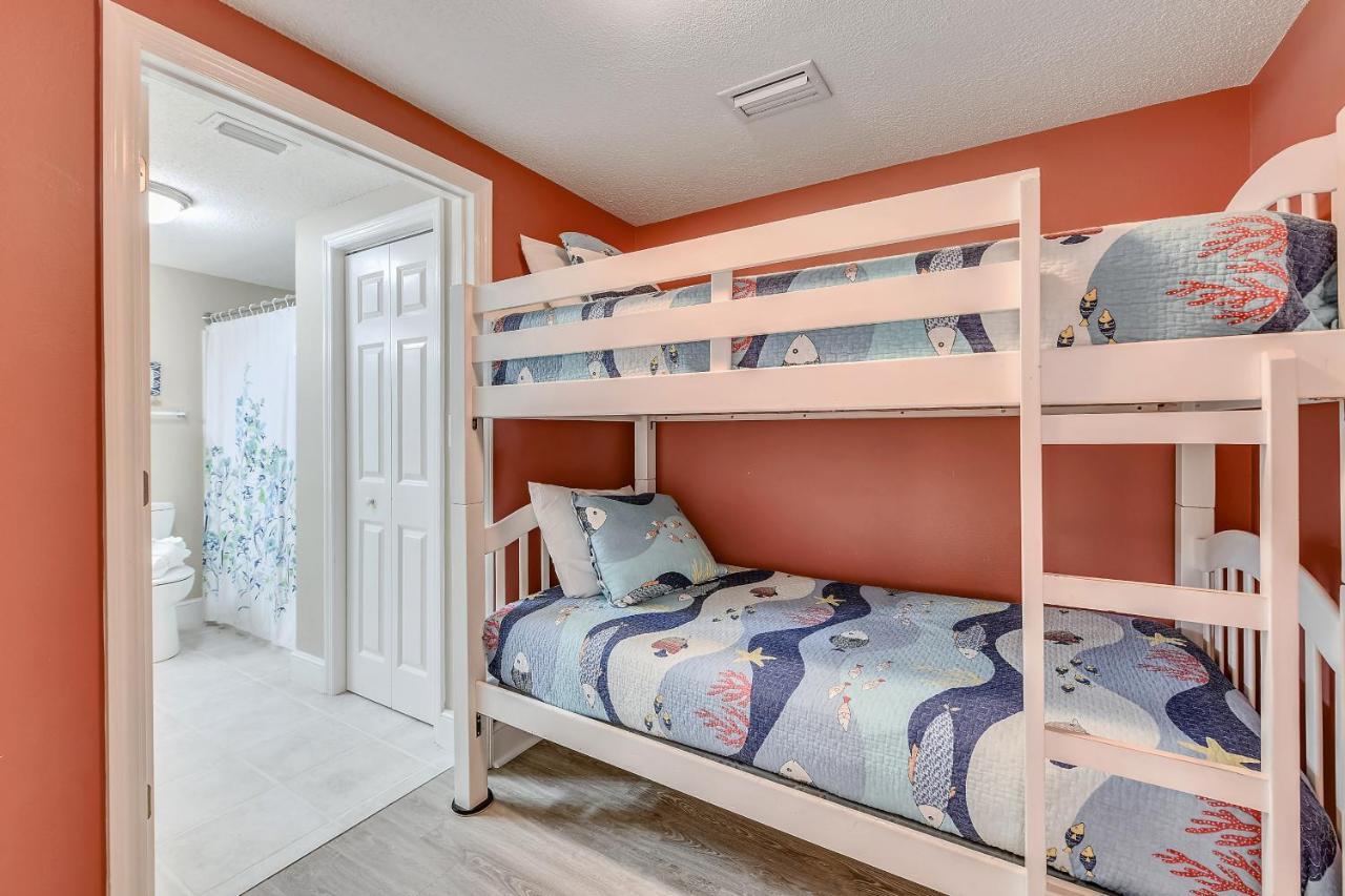 Majestic #1502-1 By Book That Holiday home