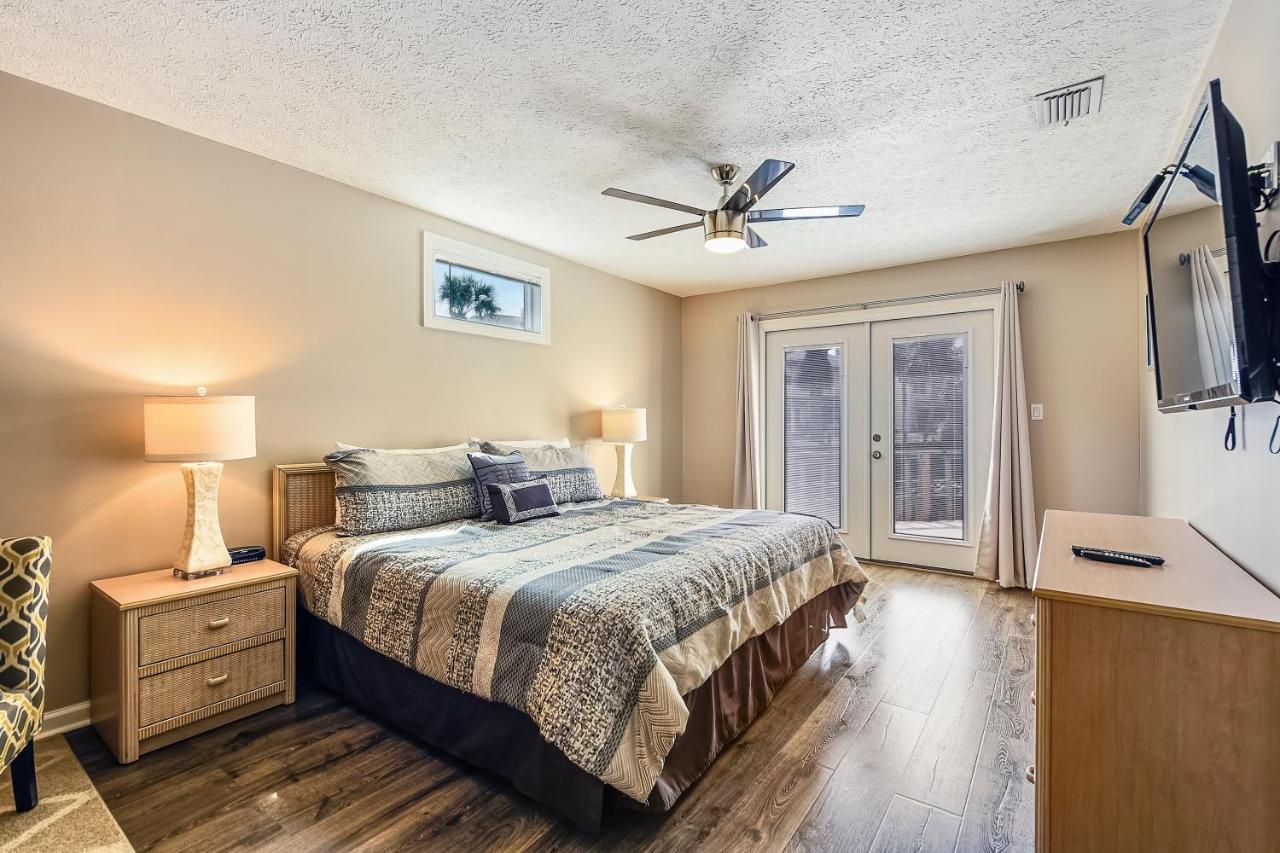 Gulf Highlands #208 By Book That Holiday home Panama City Beach