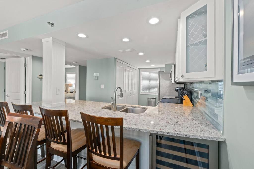 Searenity With Wow Views Of The Gulf Of Mexico Plus Free Beach Gear And Heated Facility Pool Holiday home *