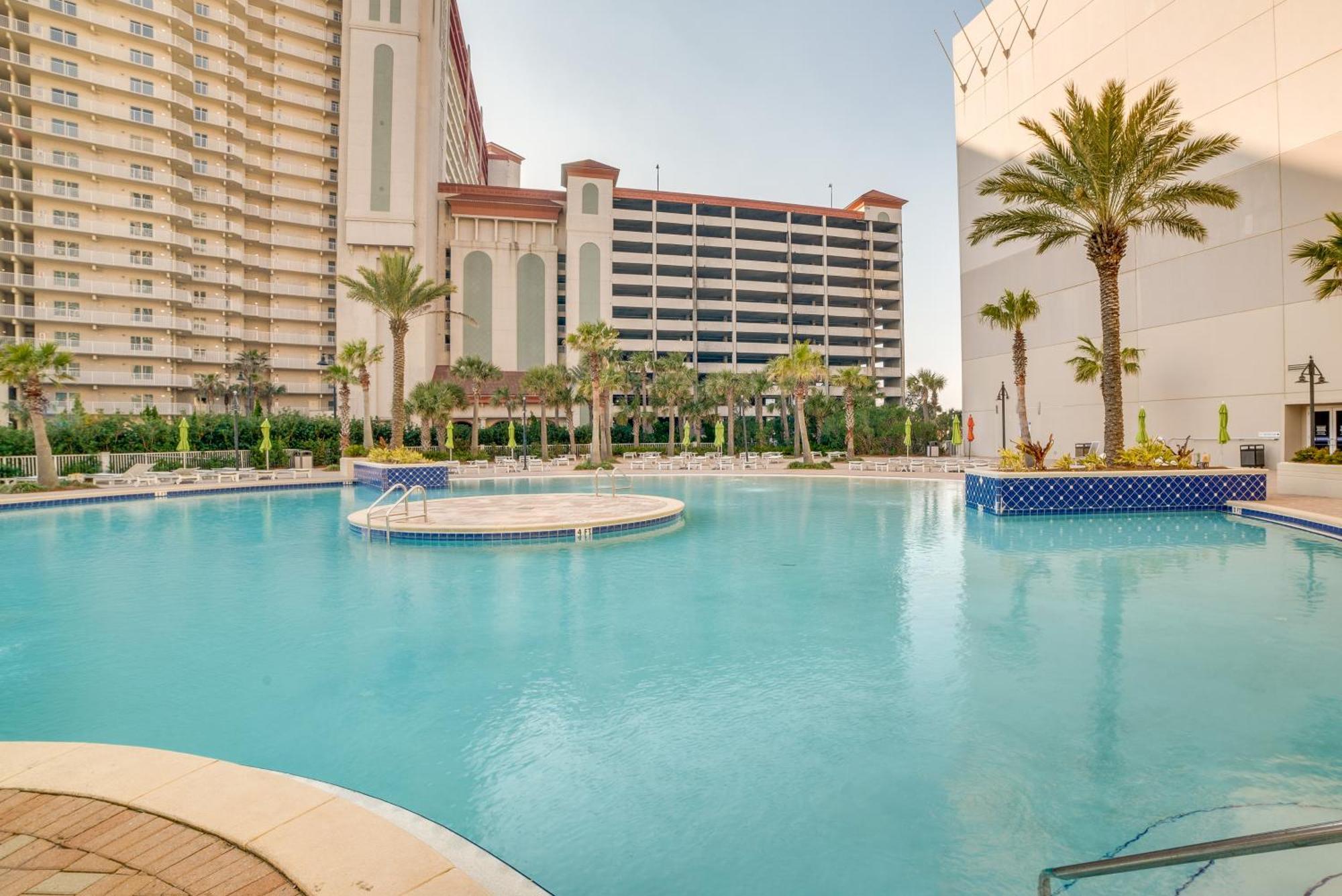 Apartment Ocean Oasis Pcb With Balcony And Views! *