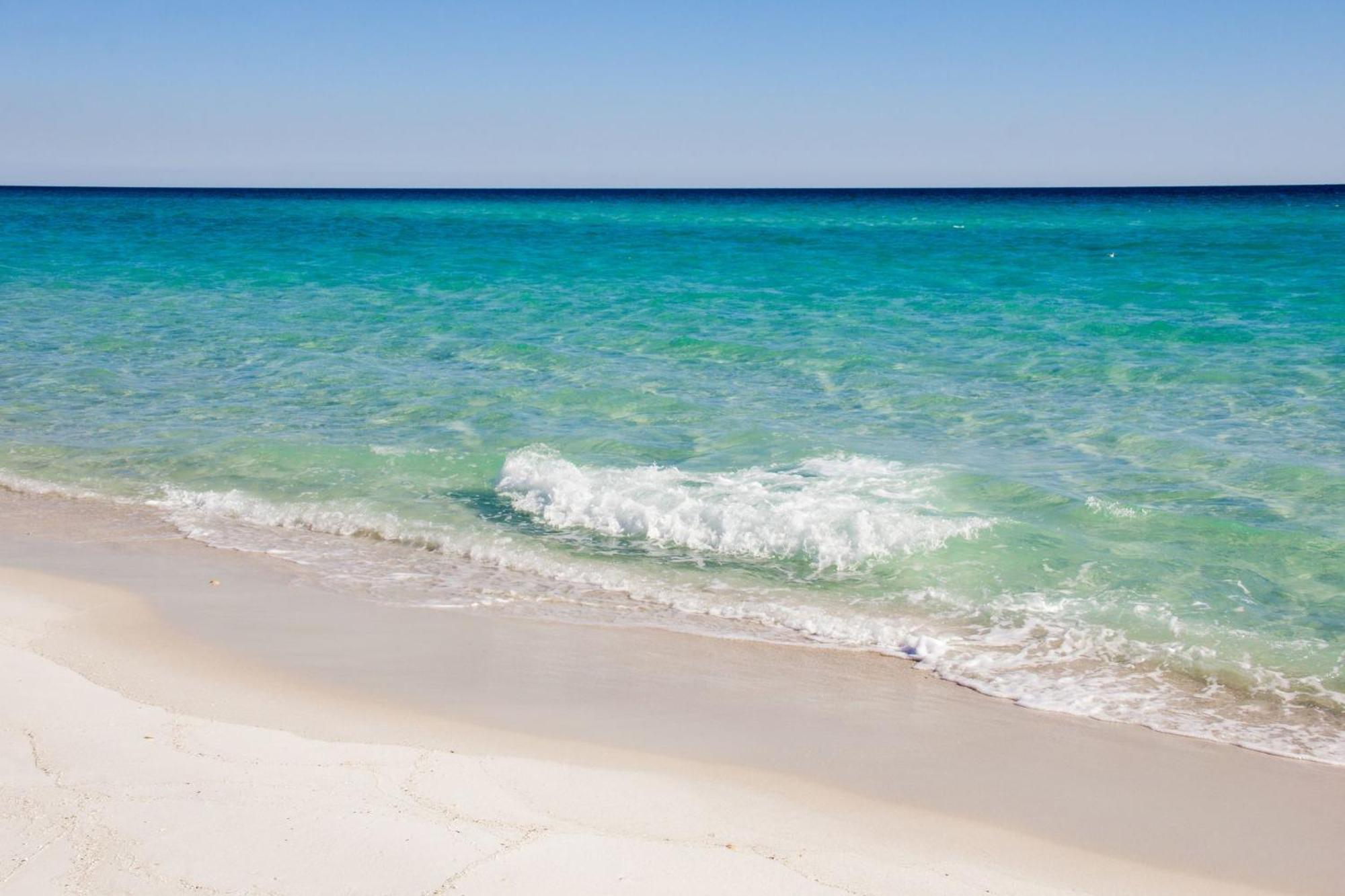 140 Feet To White Sandy Beaches! Newly Renovated! Pool! Grill! Holiday home Panama City Beach