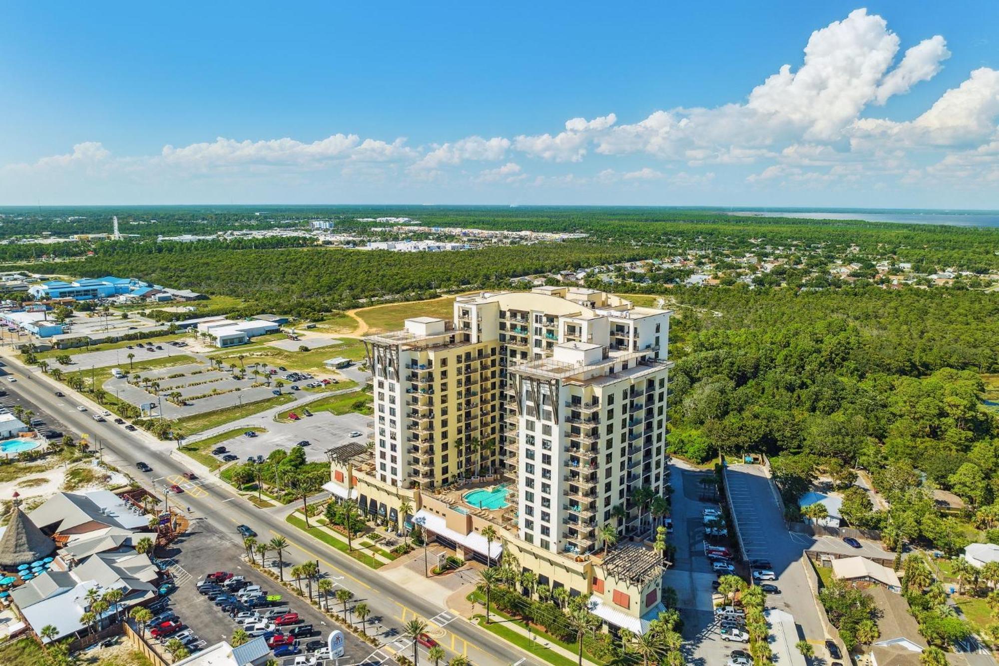 Apartment Origin 1213 - Newly Updated - Amazing Value
