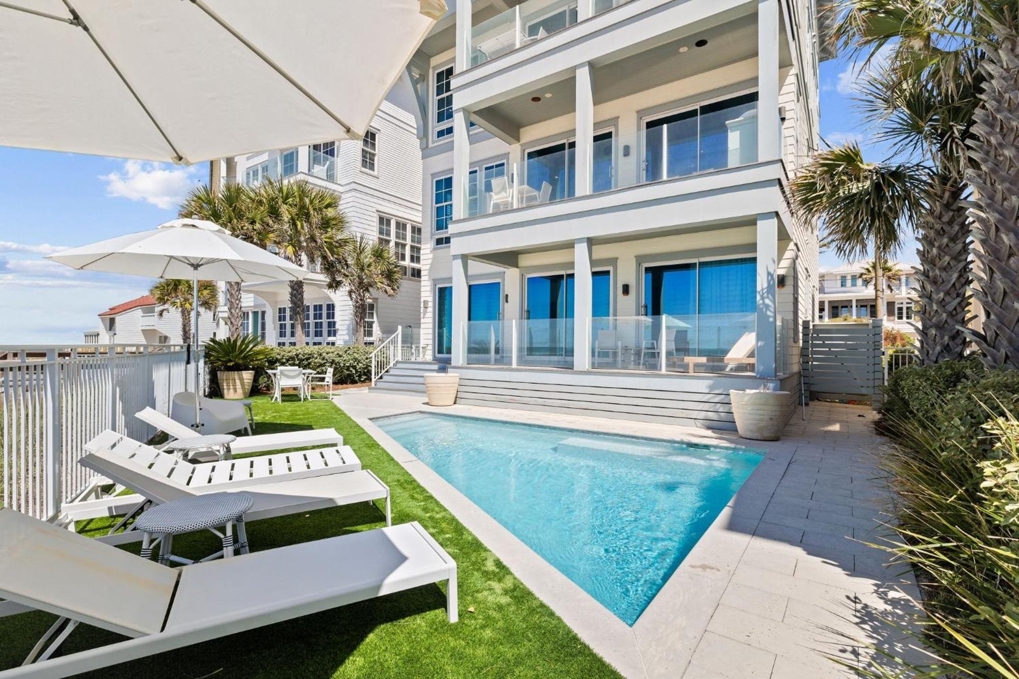 Gulf Front Luxurious With Private Pool And Access