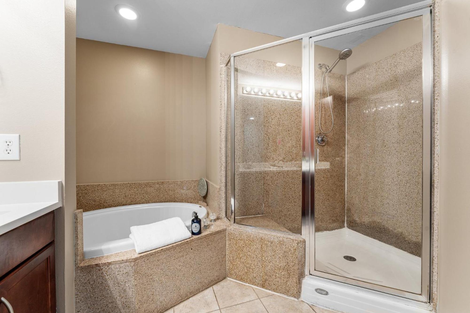 Laketown Wharf #1211 By Nautical Vacation