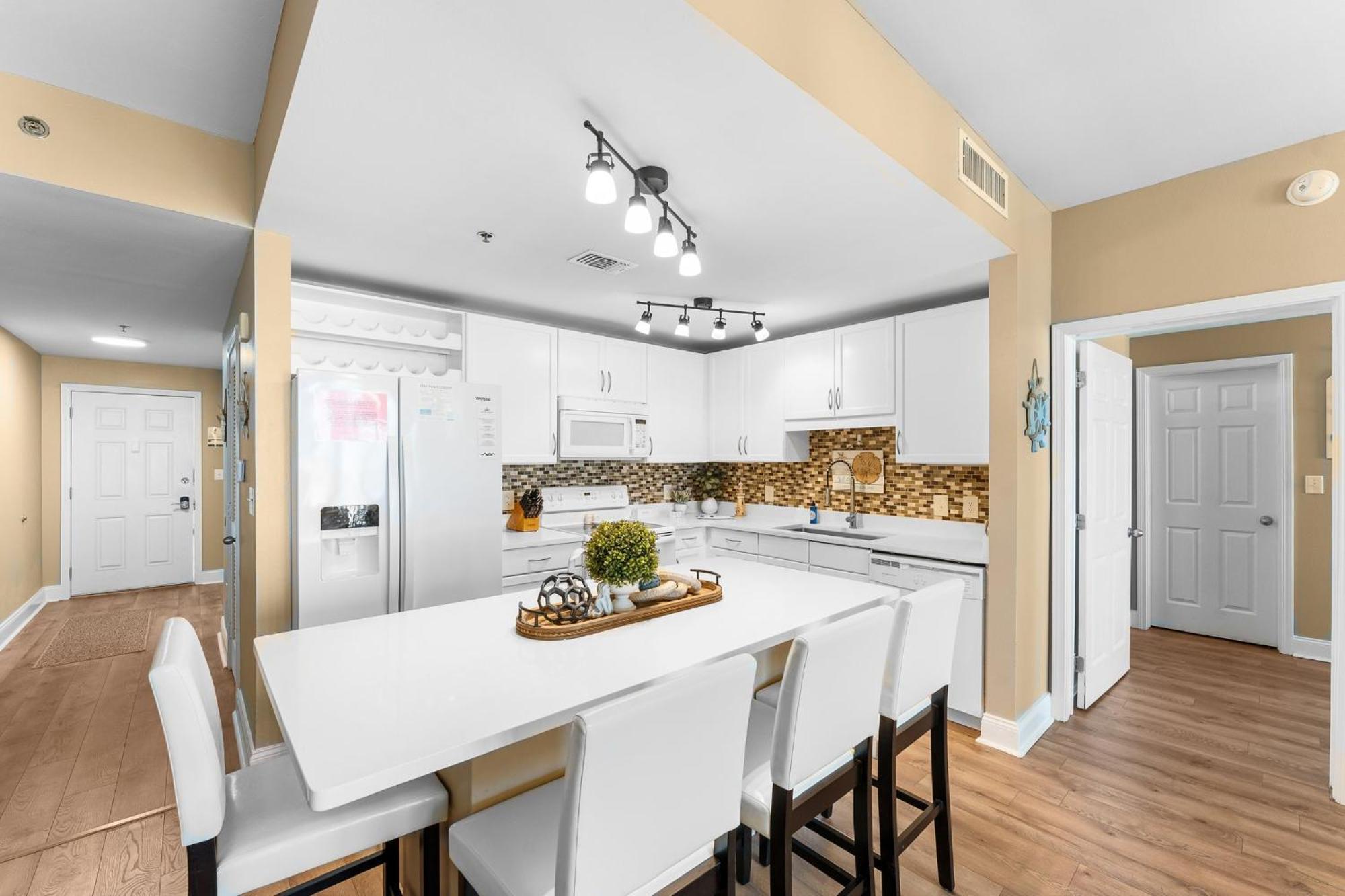 Laketown Wharf #1211 By Nautical Vacation *