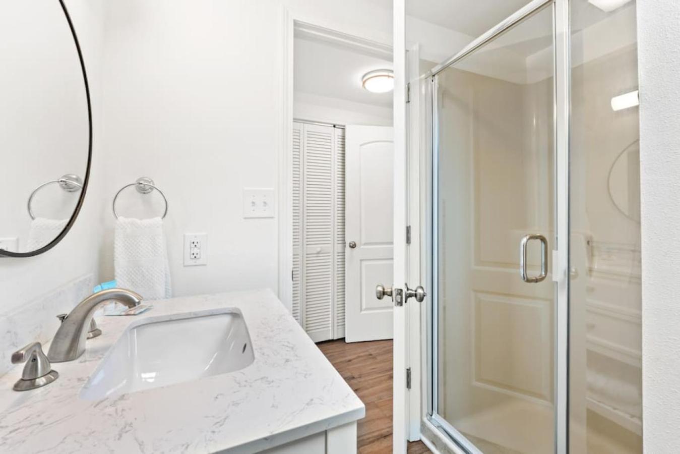 Hot Tub, Fire Pit, Access, Putting