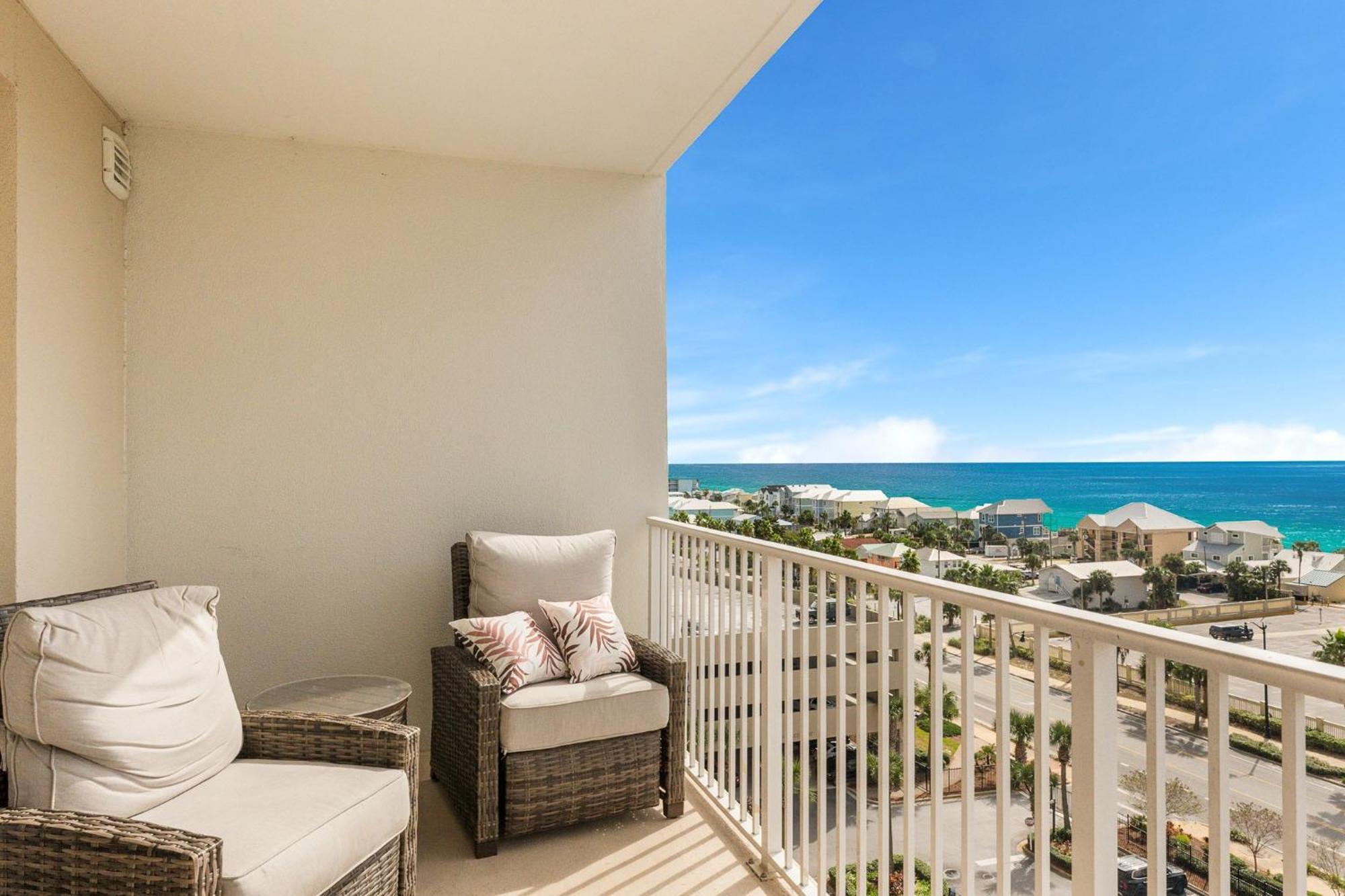Modern Condo! Gulf Views & Amenities Galore! Presented By Dolce Getaways! Apartment *