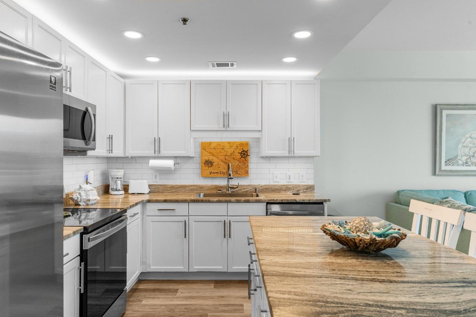 Apartment Modern Condo! Gulf Views & Amenities Galore! Presented By Dolce Getaways! *