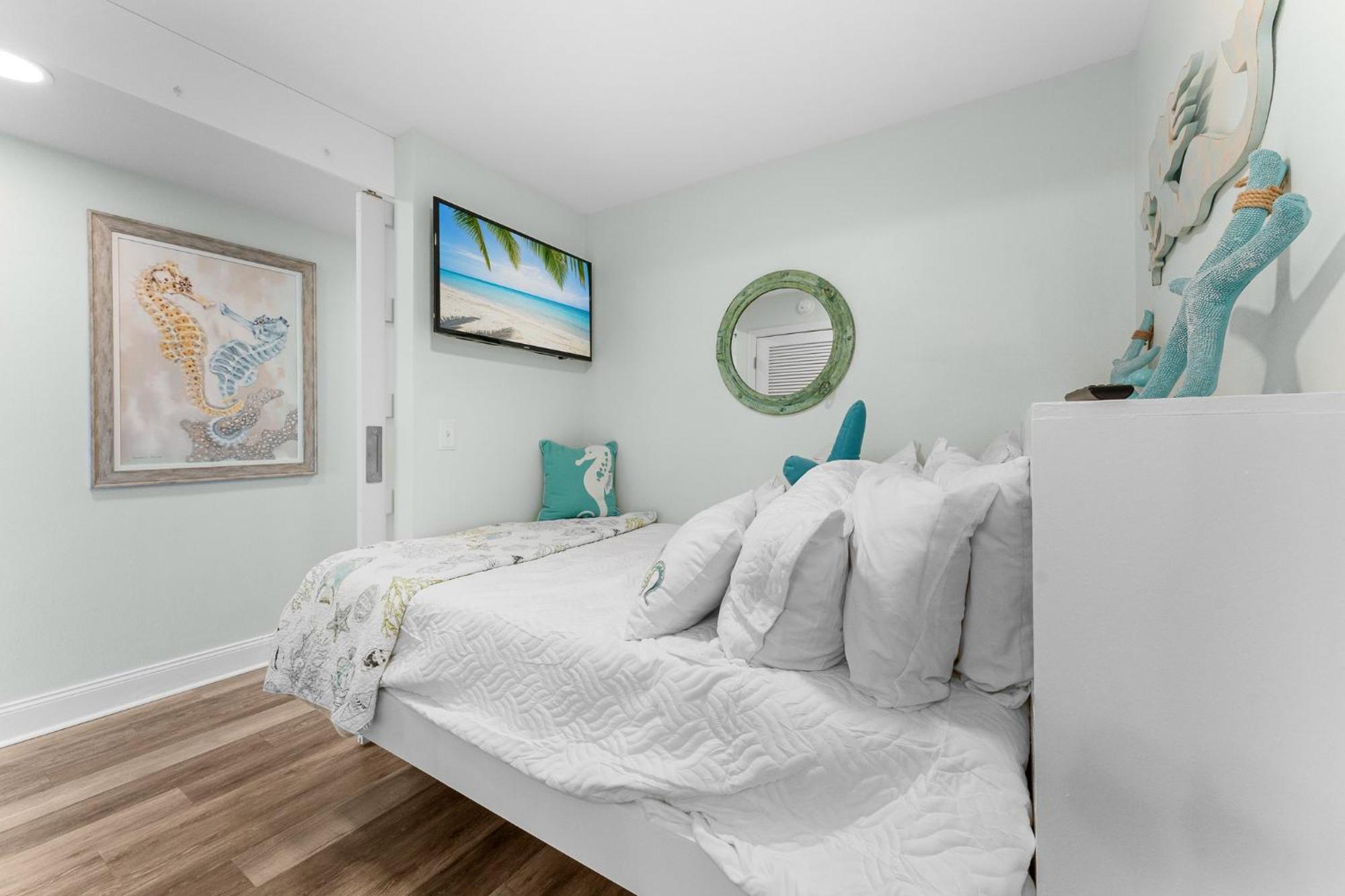 Apartment Modern Condo! Gulf Views & Amenities Galore! Presented By Dolce Getaways! Panama City Beach