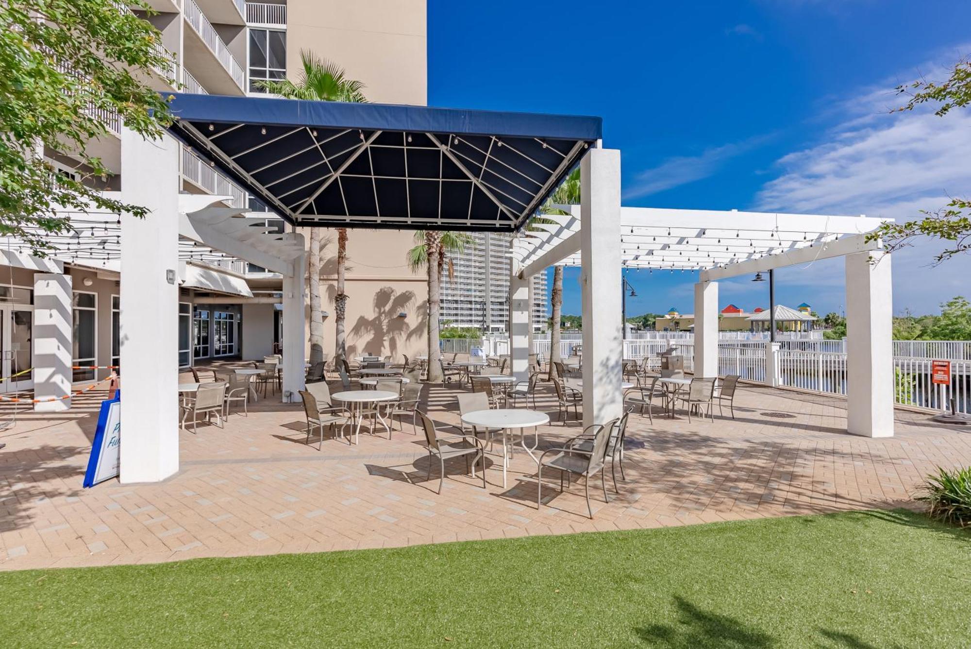 Modern Condo! Gulf Views & Amenities Galore! Presented By Dolce Getaways! Apartment