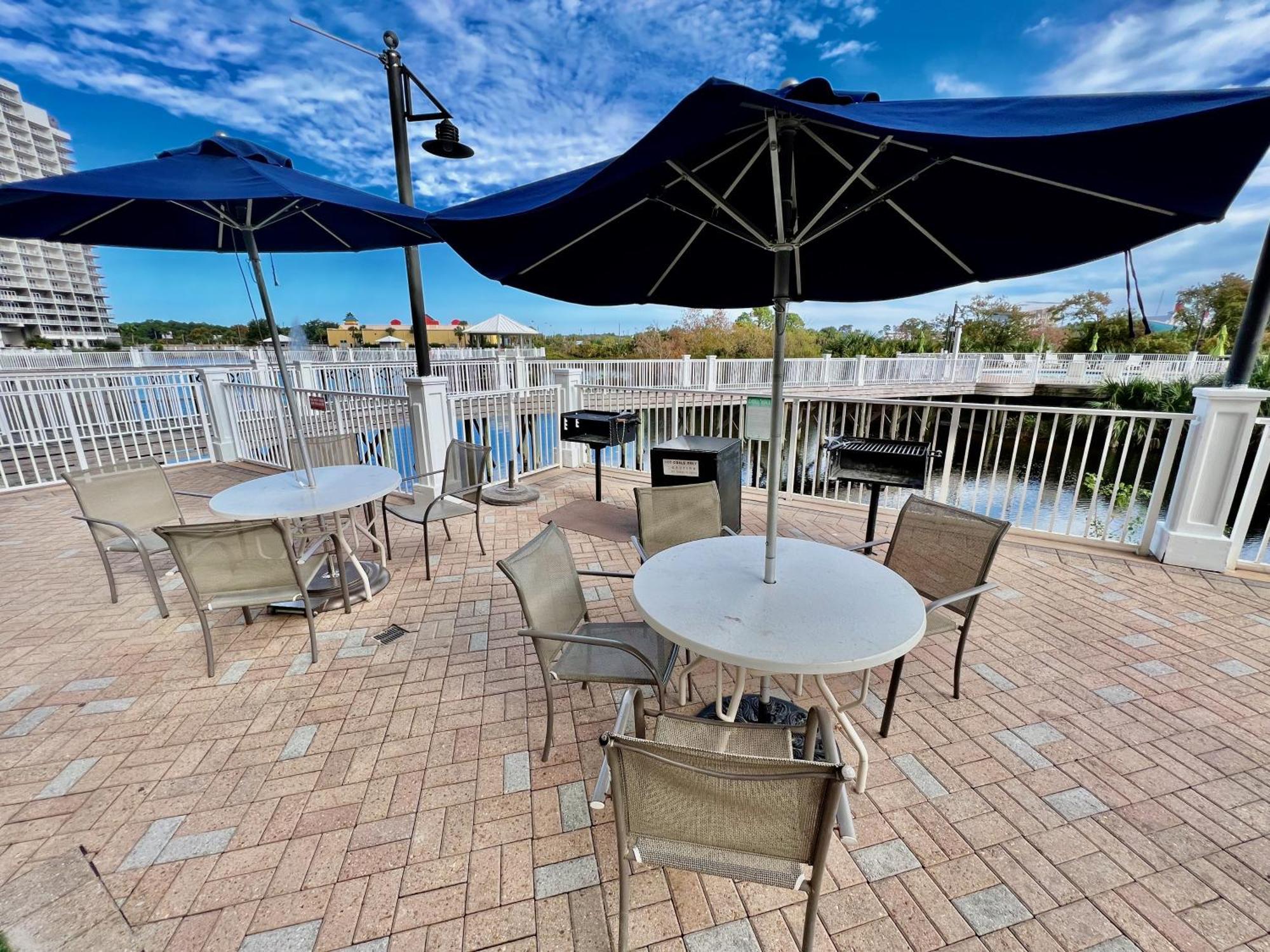 Modern Condo! Gulf Views & Amenities Galore! Presented By Dolce Getaways! Apartment