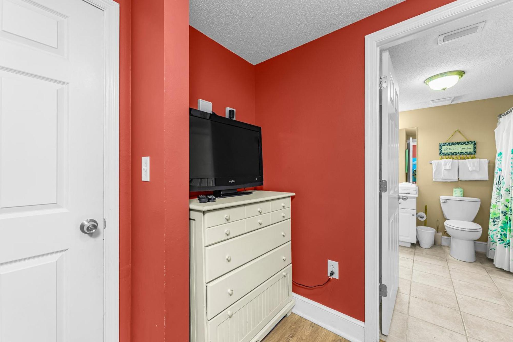 Majestic #1502-1 By Book That Holiday home