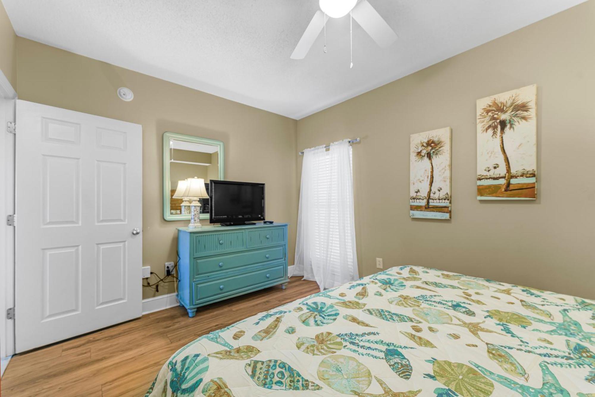 Majestic #1502-1 By Book That Holiday home *
