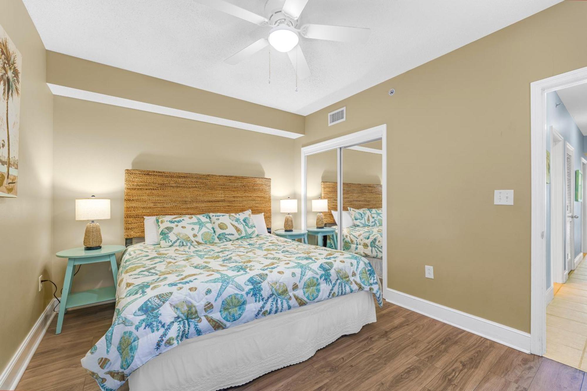 Majestic #1502-1 By Book That Holiday home