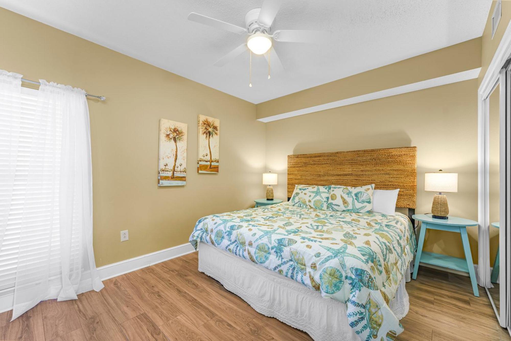 Majestic #1502-1 By Book That Holiday home *