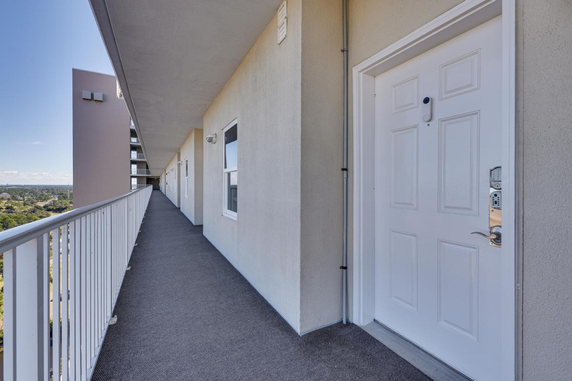 Apartment Ocean Oasis Pcb With Balcony And Views! *