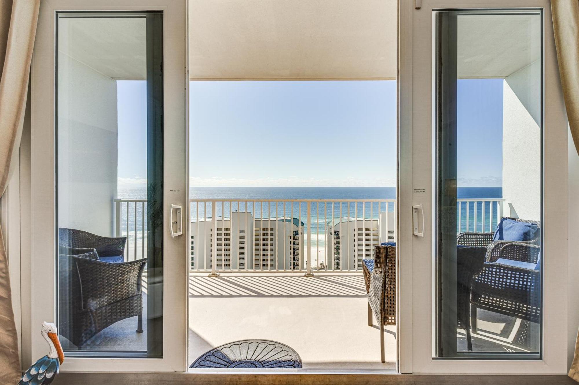 Ocean Oasis Pcb With Balcony And Views! Apartment *