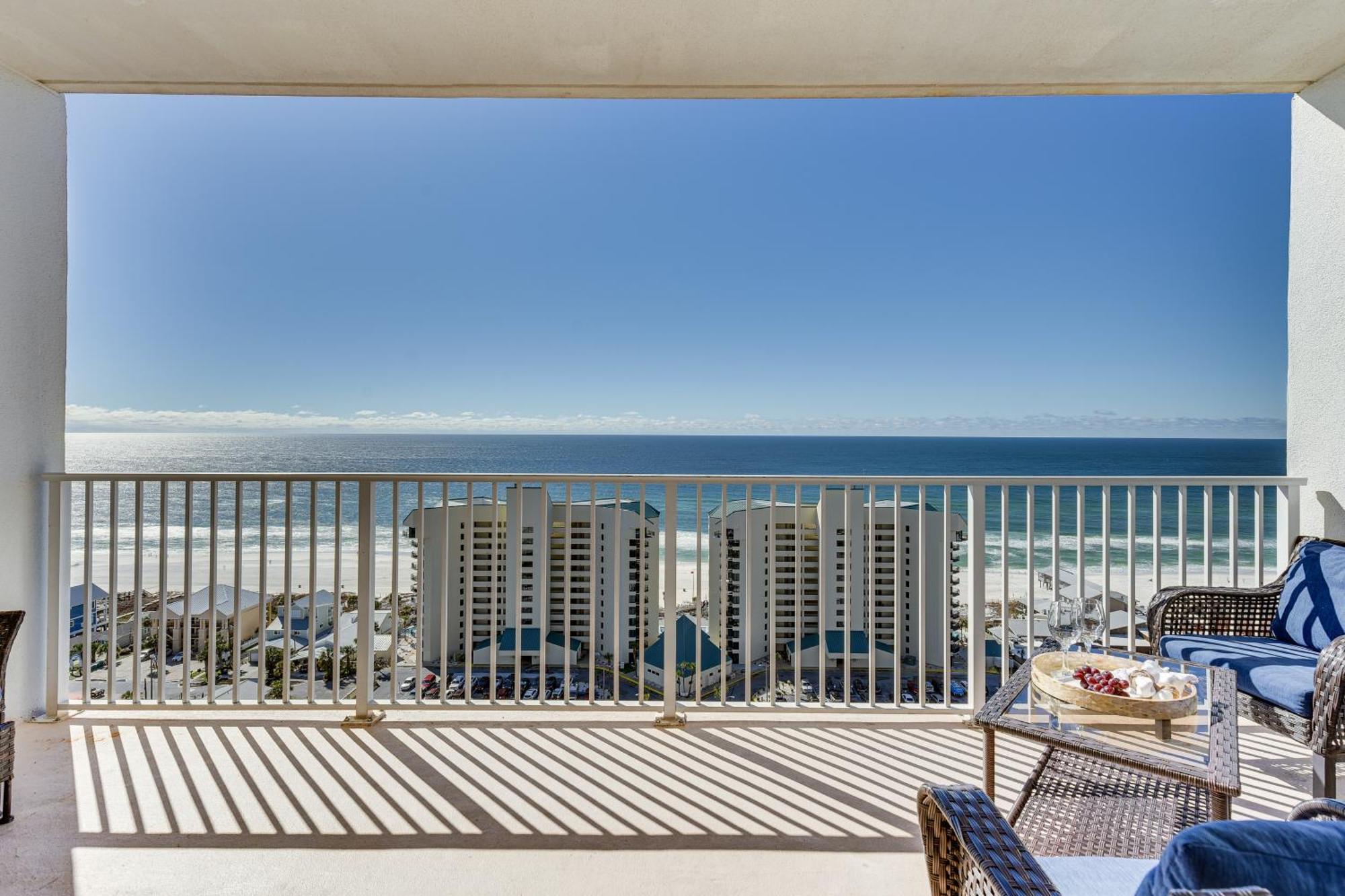Ocean Oasis Pcb With Balcony And Views! *
