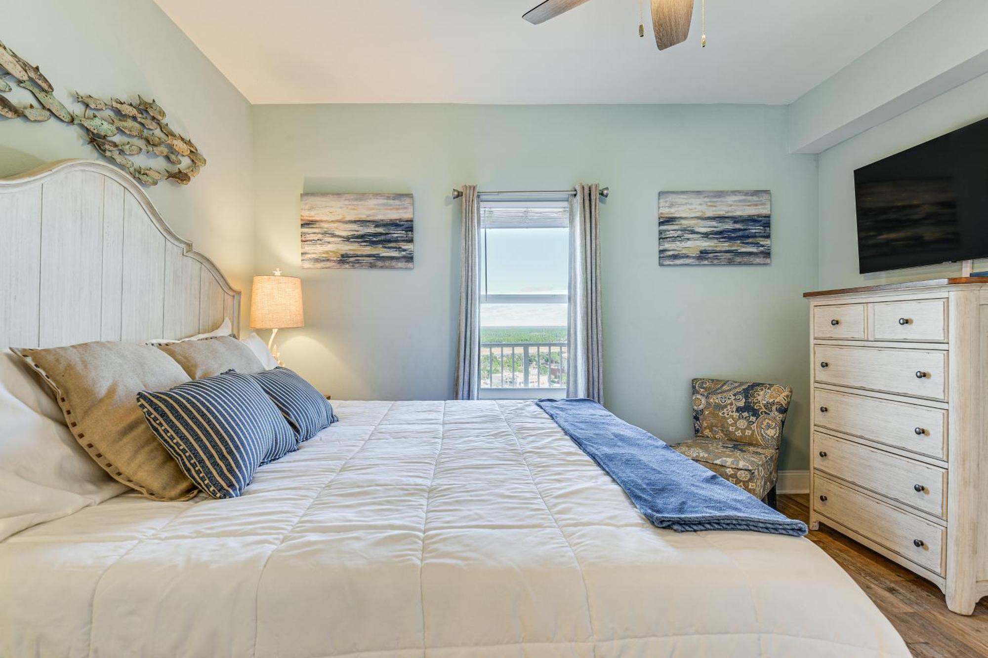 Ocean Oasis Pcb With Balcony And Views! Panama City Beach