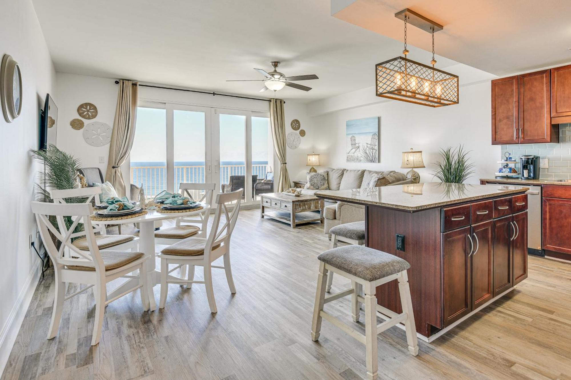 Ocean Oasis Pcb With Balcony And Views!