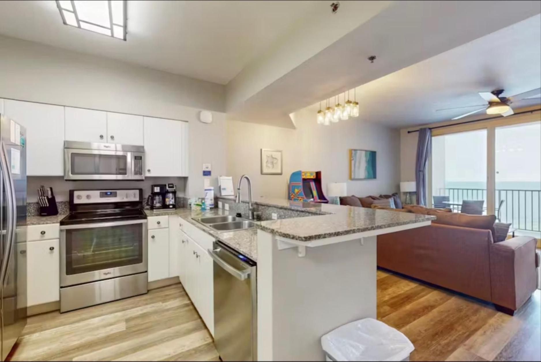 Apartment 2-bedroom Beachfront At Shores Of Panama! By Dolce Getaways Pcb!