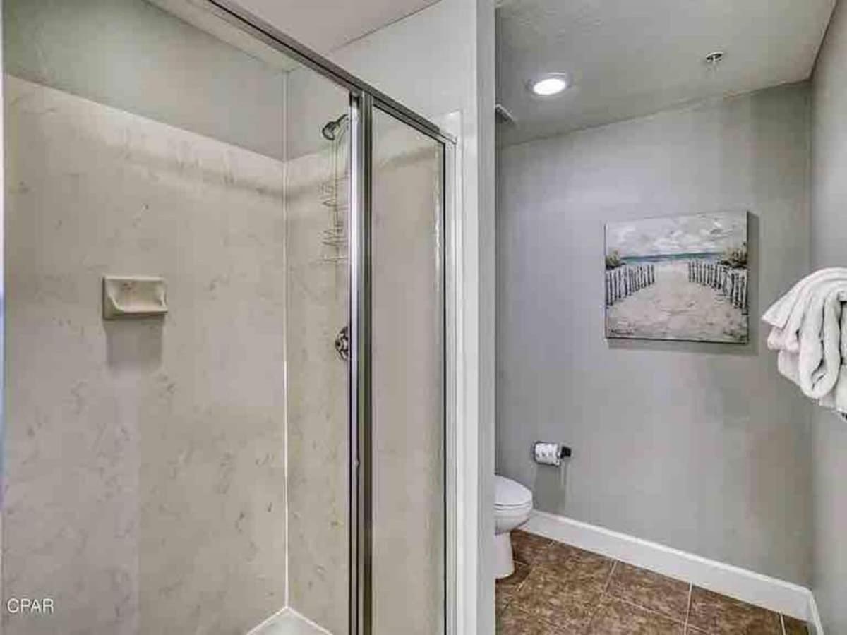 Tidewater Happy Daze 17th Floor Oceanfront Apartment *
