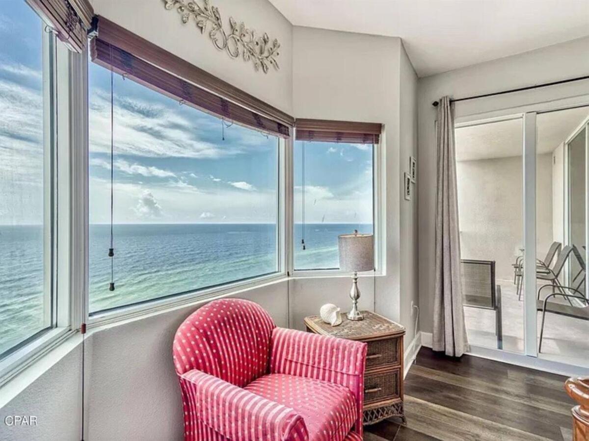 Tidewater Happy Daze 17th Floor Oceanfront Apartment