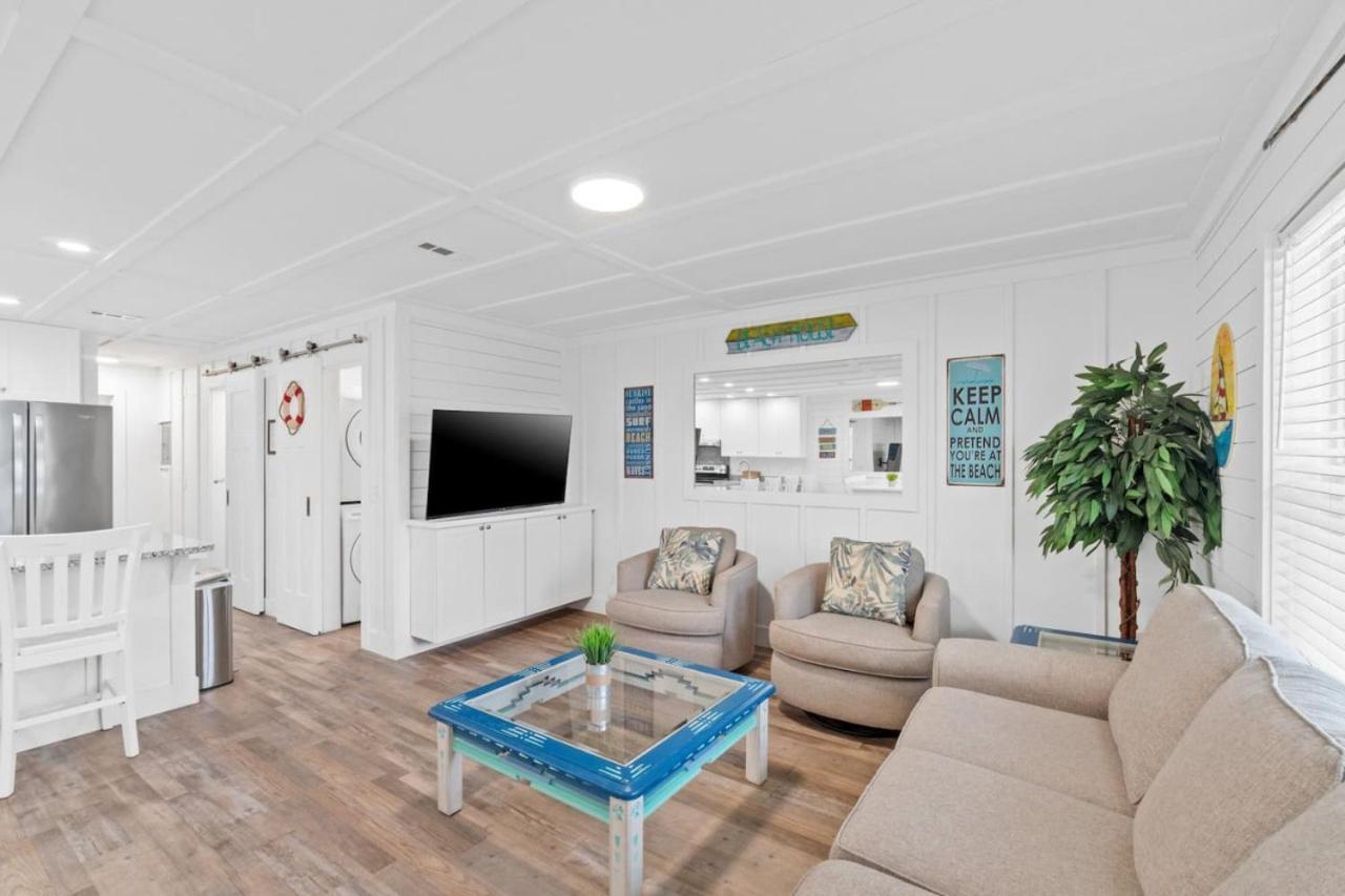Buoy Friend Duplex In Pcb Holiday home