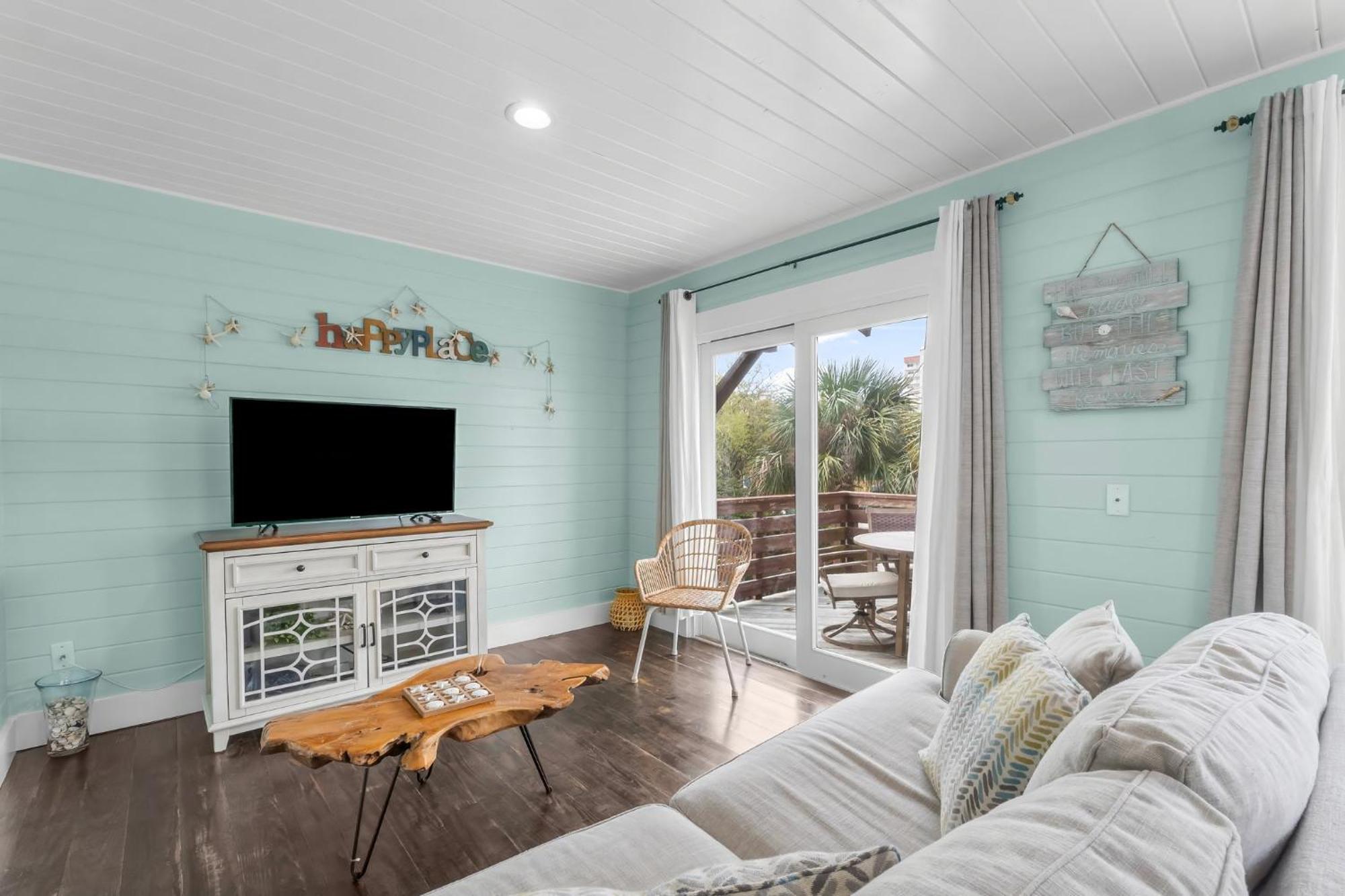 Holiday home Two Bedroom House With Private Parking, Outdoor Shower And *