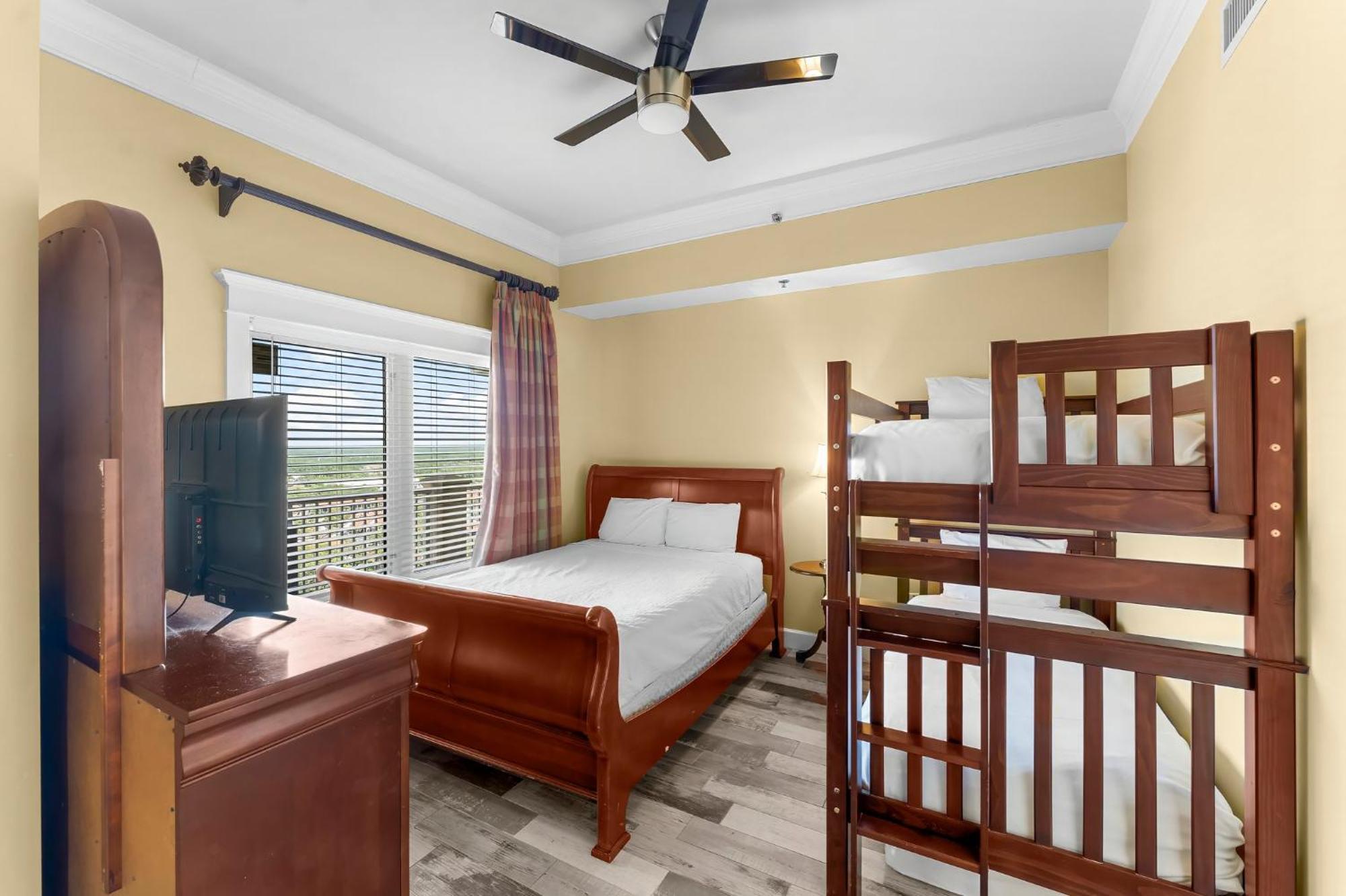 Grand Panama 1-2201 Apartment