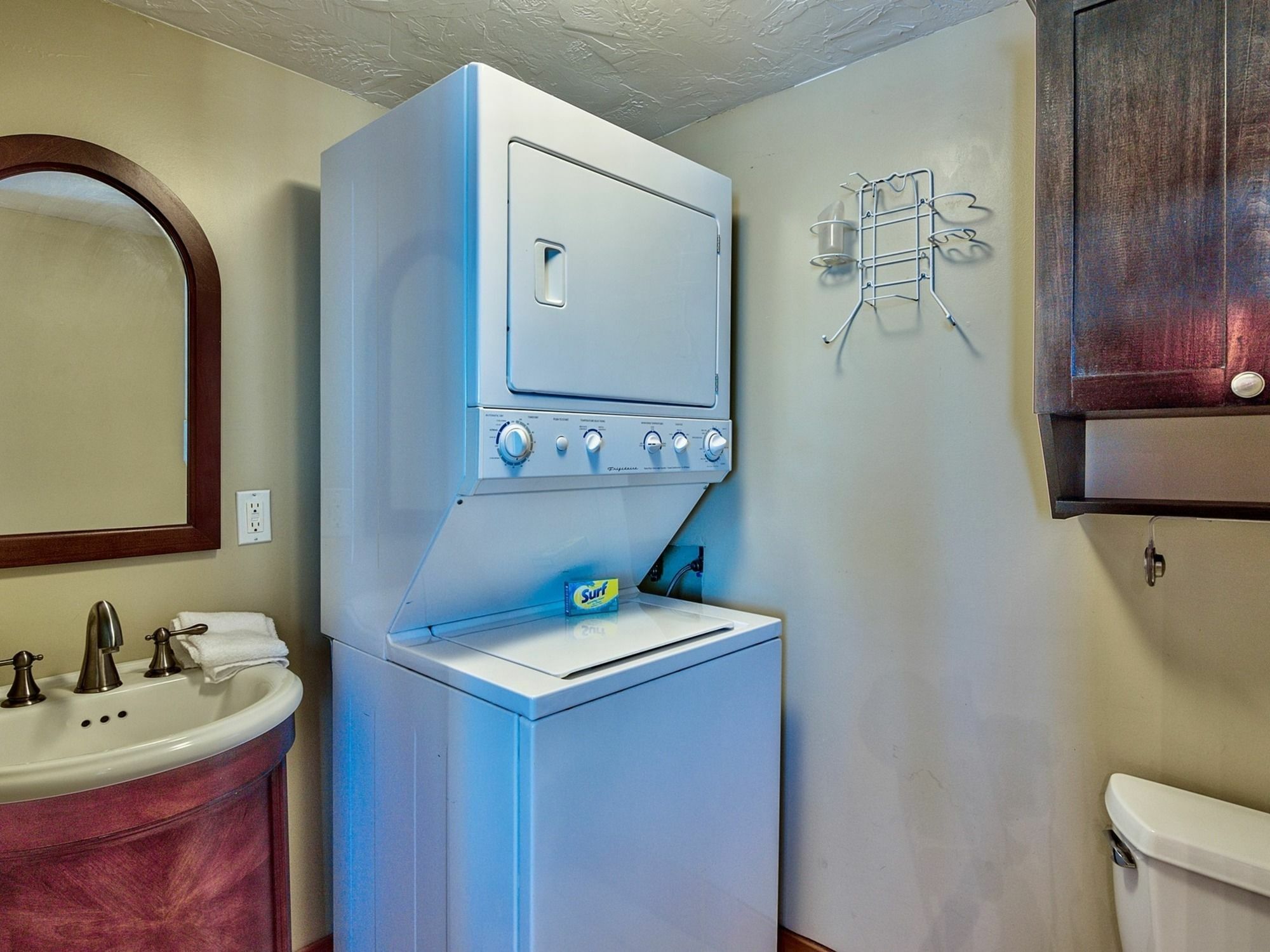 Hotel Pinnacle Port Penthouse 12 627839 By Redawning 3*