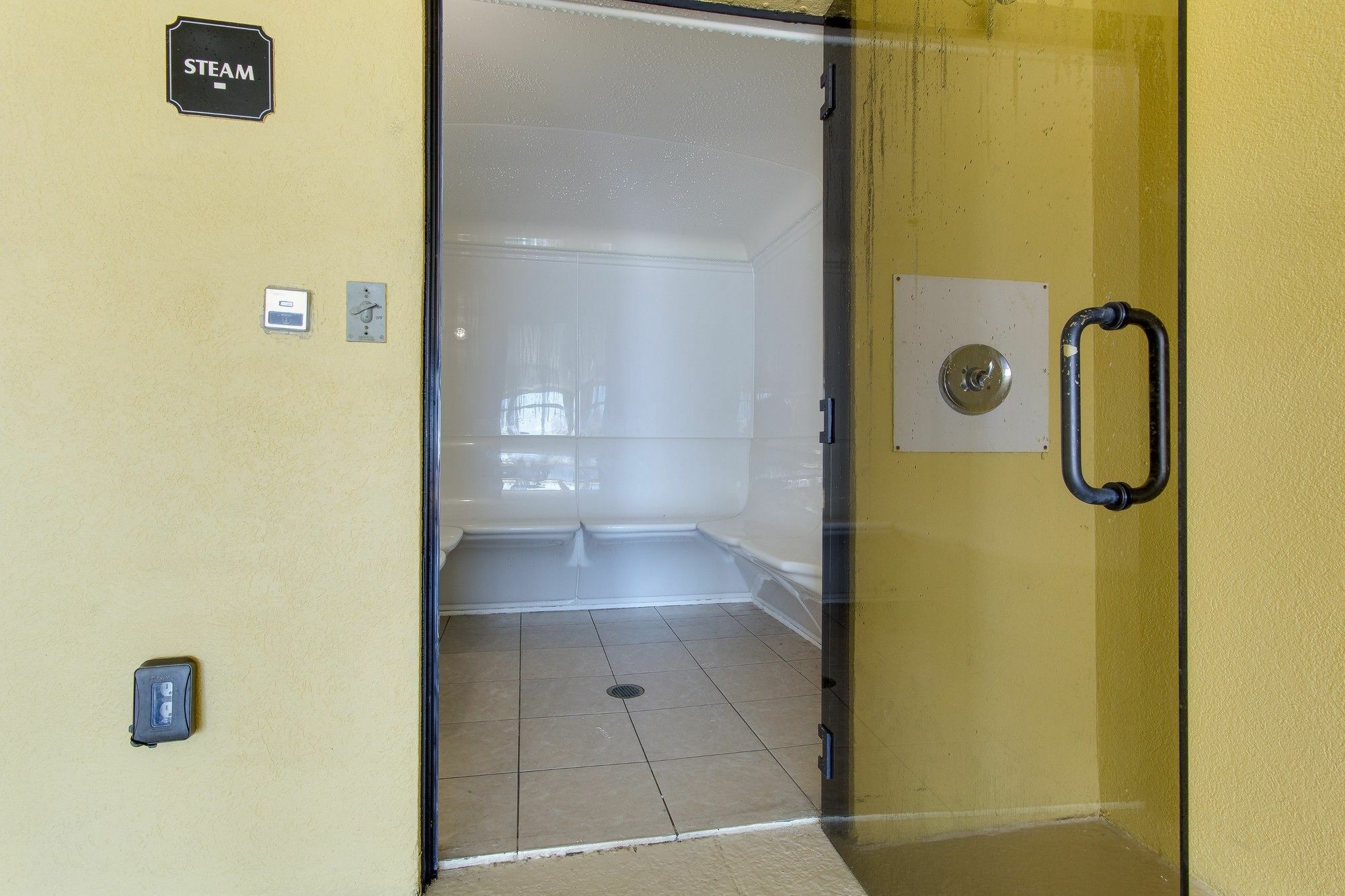Aparthotel Twin Palms By Book That Panama City Beach