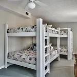 Pugsys Paradise Sleeps 10!
