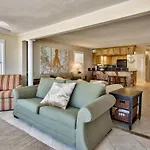 A View To Sea! West End! Sleeps 12! Hot Tub!