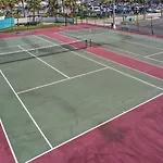 Beachfront Resort Condo With Access To Pools!