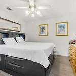Lyndell Beach Cottage