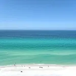 Luxurious High-Rise Condo With Spacious Balcony Facing The Ocean - Unit 1805