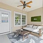 Pet Friendly Beach House - The Beach Getaway By Panhandle Getaways