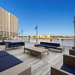 Laketown Wharf 0627