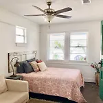 Surf Shack - Steps To The Beach, Lush Fenced Backyard Cottage