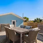 Charming Beach House! Just Steps From The Beach! Sleeps 8! By Dolce Vita Getaways